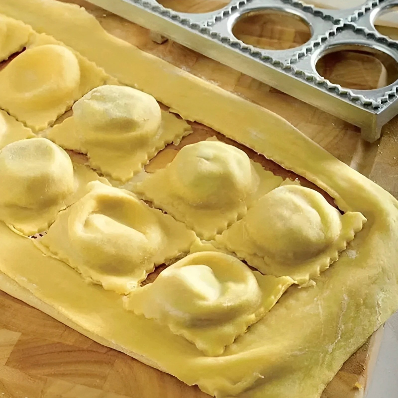 Dumpling Mold 12 Holes Ravioli - Kitchen Handy Gadgets ulasan dan harga